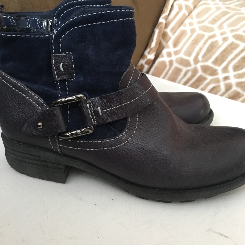 Earth Origin Leather Navy Boot